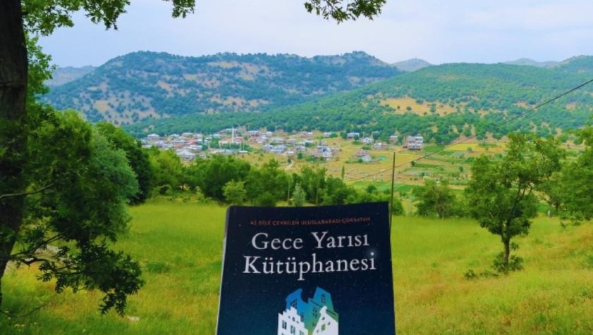 gece yarısı kütüphanesi
